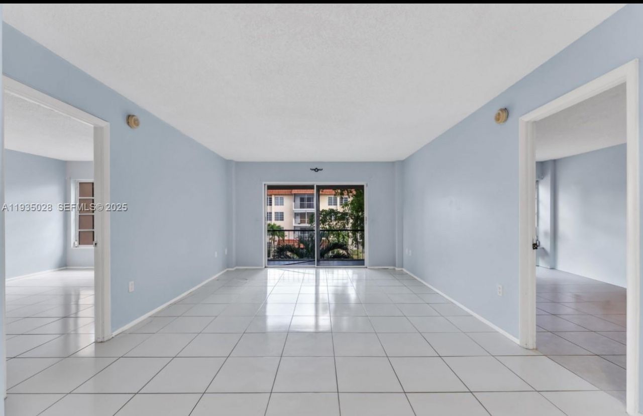 4172 Inverrary Dr, Unit 304, Lauderhill, FL 33319 Photo