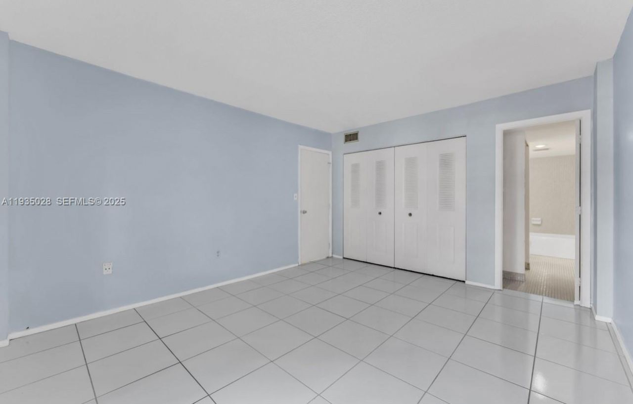 4172 Inverrary Dr, Unit 304, Lauderhill, FL 33319 Photo