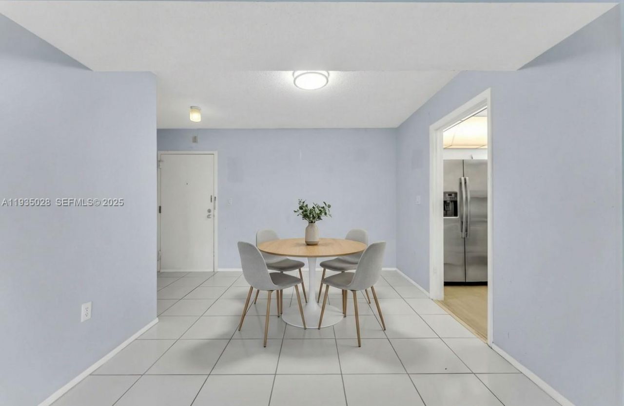 4172 Inverrary Dr, Unit 304, Lauderhill, FL 33319 Photo