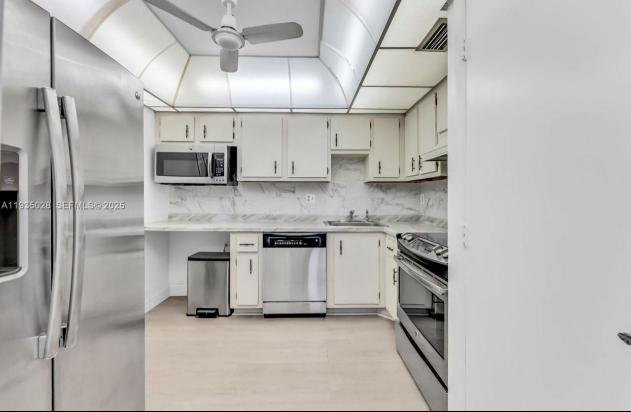 4172 Inverrary Dr, Unit 304, Lauderhill, FL 33319 Photo