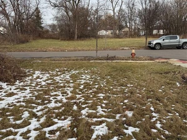 8601 Chalfonte Street , Detroit, MI 48238