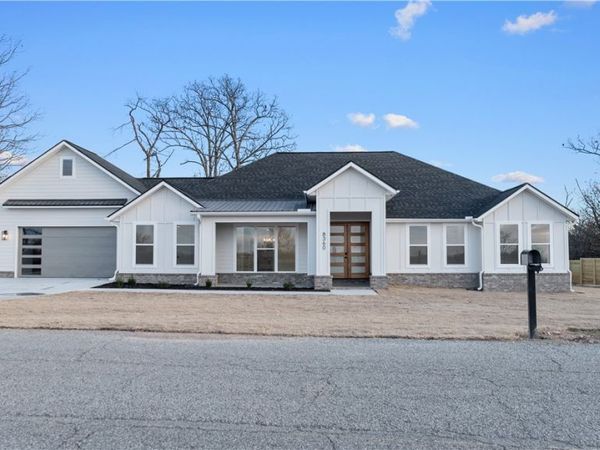 8360 Pleasant Valley Road, Decatur, AR 72722