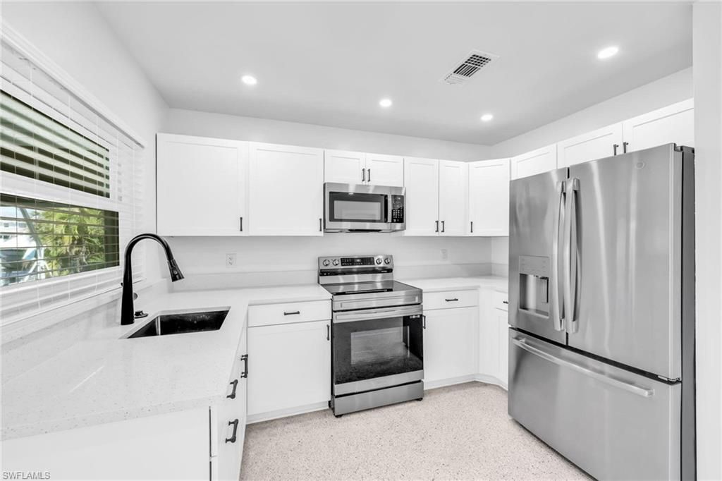 2822 Bruce St, Matlacha, FL 33993 Photo