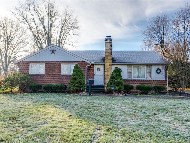 4344 Crestwood Street NW, Canton, OH 44708 Photo 1