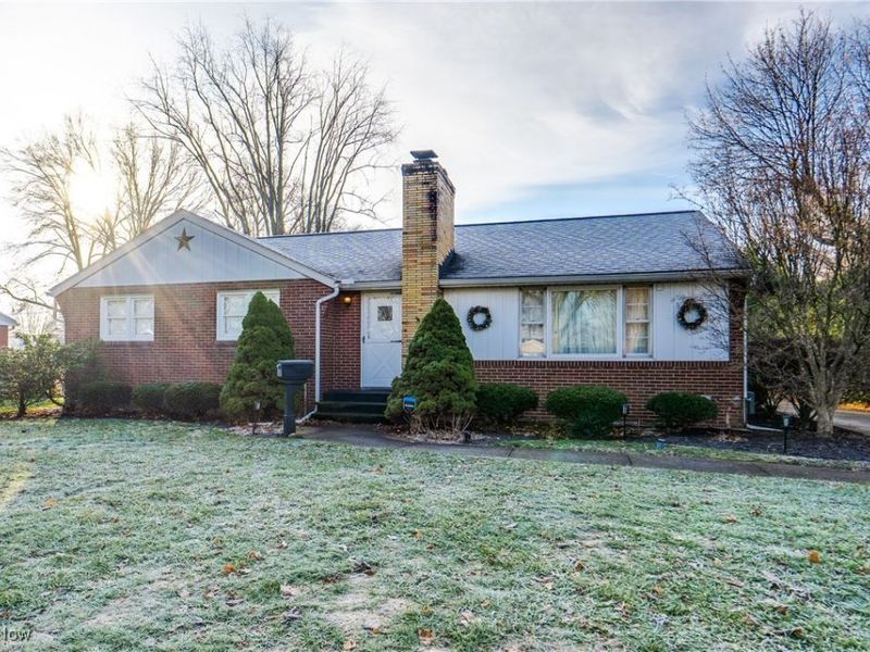 4344 Crestwood Street NW, Canton, OH 44708 Photo 2