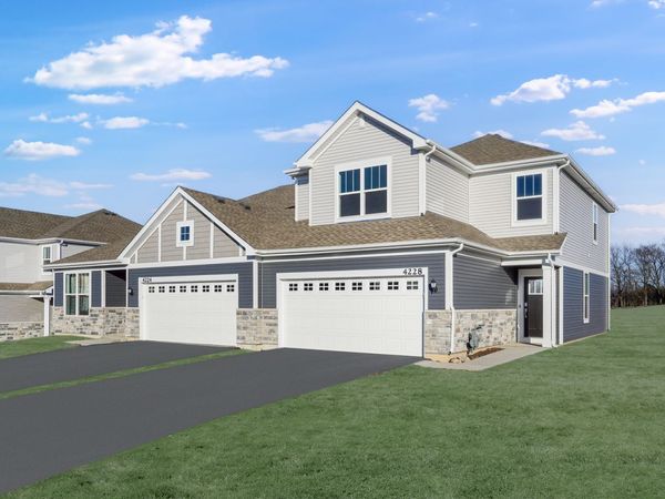 4228 Meadowridge Road, Woodstock, IL 60098