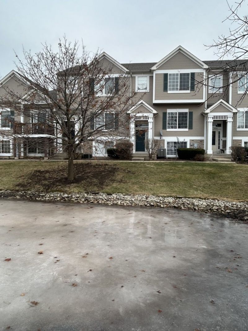 103 Enclave Circle, Unit C, Bolingbrook, IL 60440 Main Photo