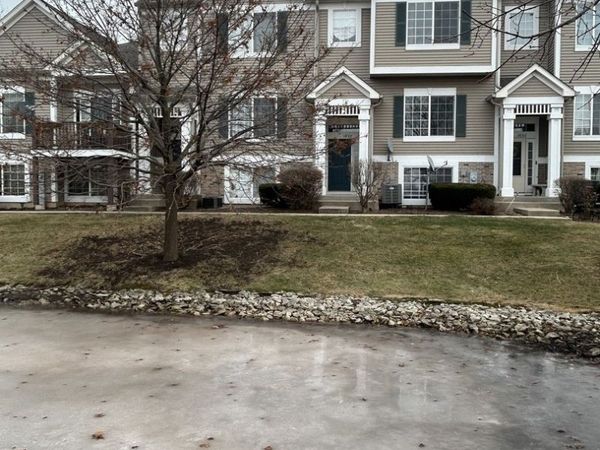 103 Enclave Circle, Unit C, Bolingbrook, IL 60440