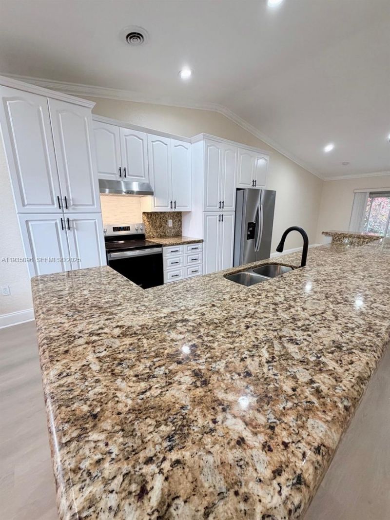 10722 La Placida Dr, Unit 9-B3, Coral Springs, FL 33065 Photo