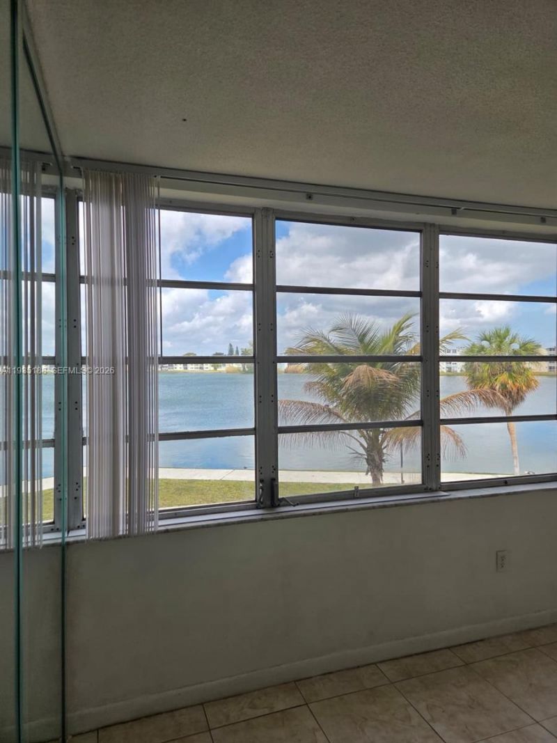 1551 NE Miami Gardens Dr, Unit 216, Miami, FL 33179 Photo