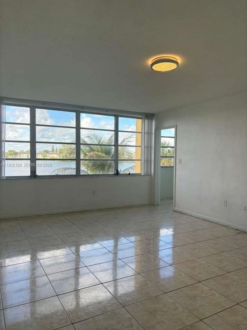 1551 NE Miami Gardens Dr, Unit 216, Miami, FL 33179 Photo