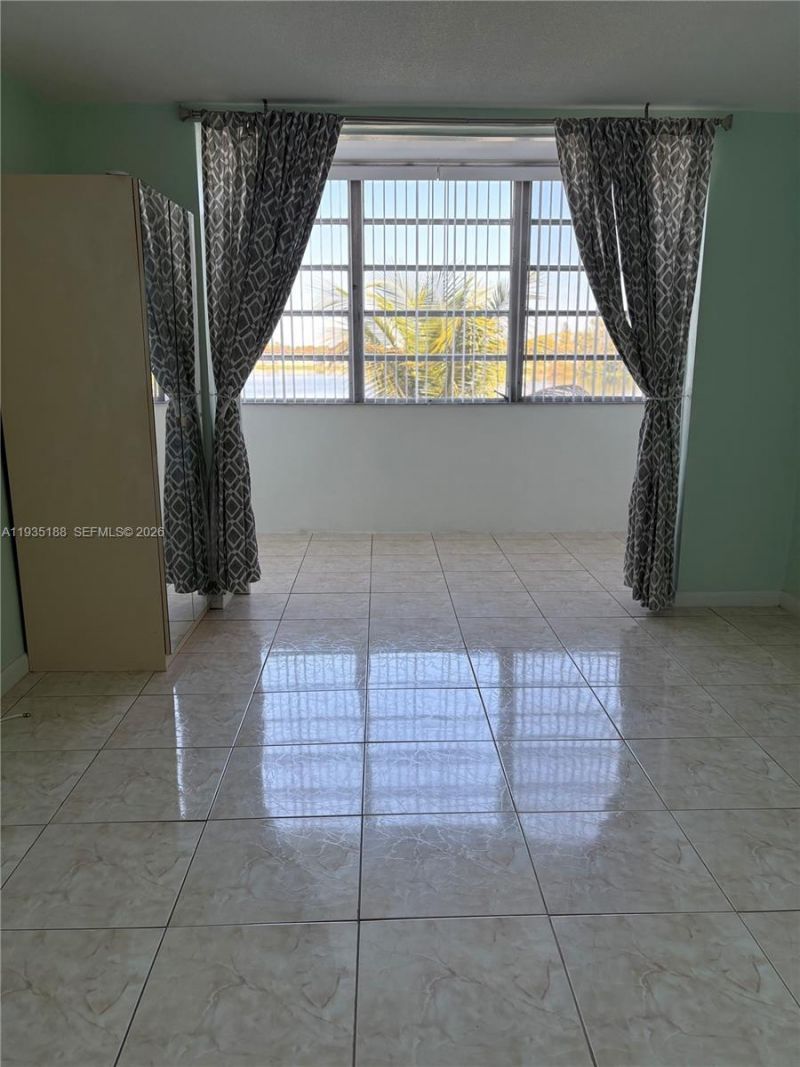 1551 NE Miami Gardens Dr, Unit 216, Miami, FL 33179 Photo