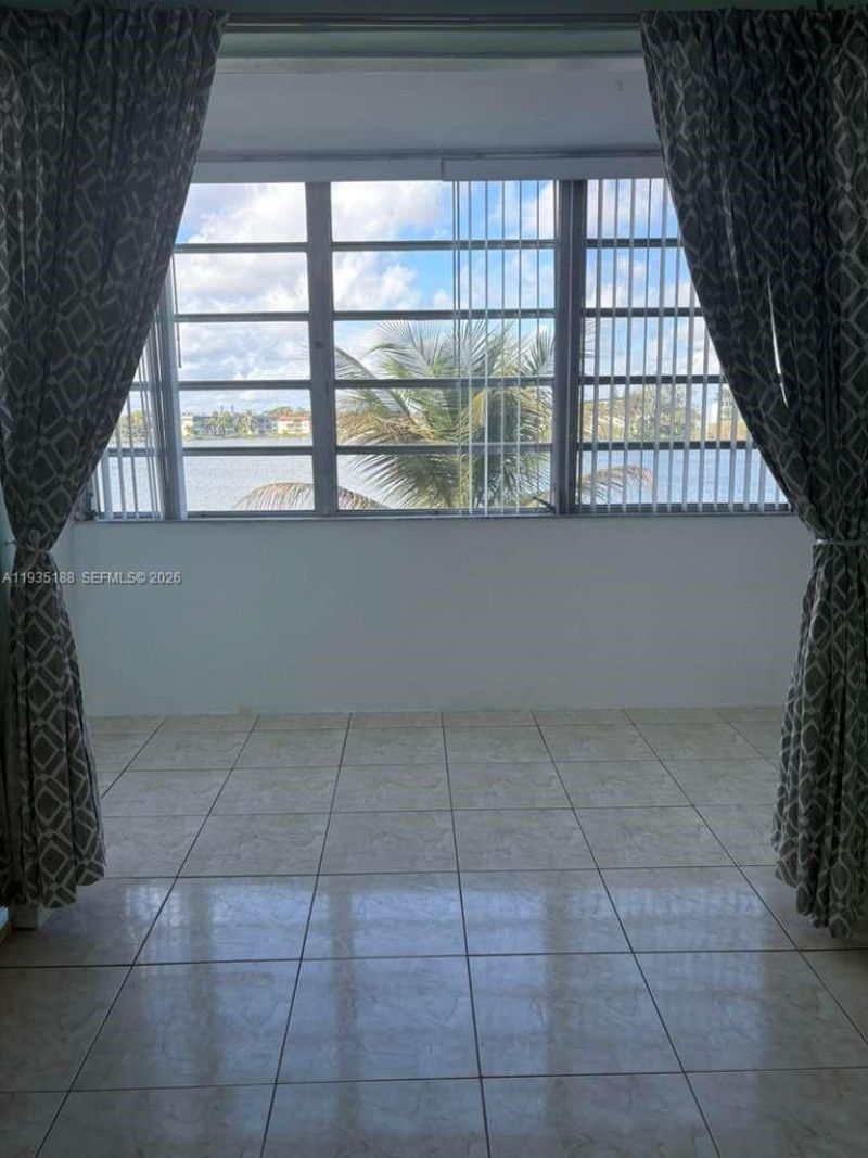 1551 NE Miami Gardens Dr, Unit 216, Miami, FL 33179 Photo