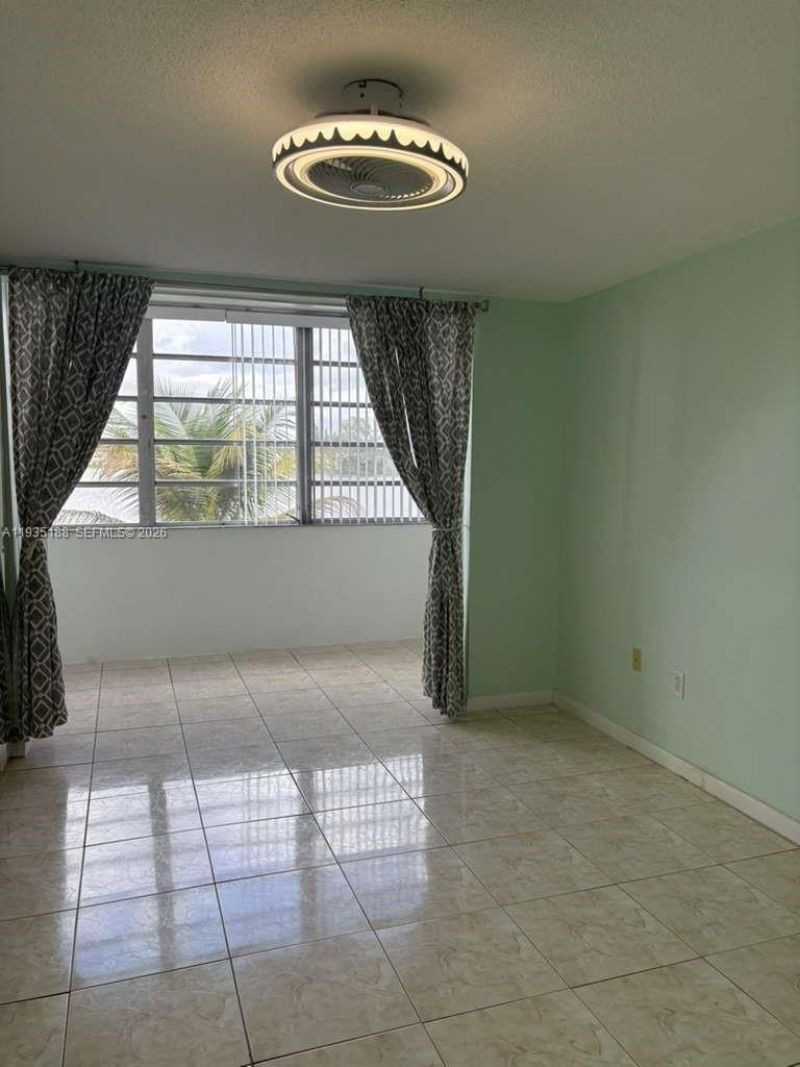 1551 NE Miami Gardens Dr, Unit 216, Miami, FL 33179 Photo