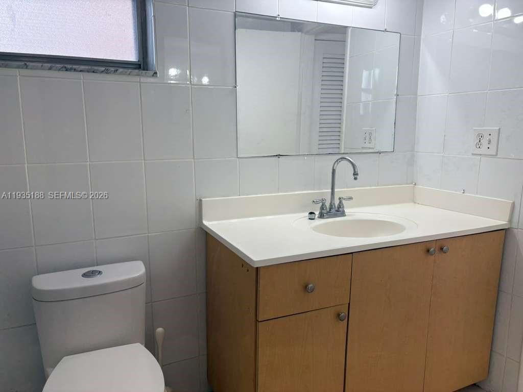 1551 NE Miami Gardens Dr, Unit 216, Miami, FL 33179 Photo