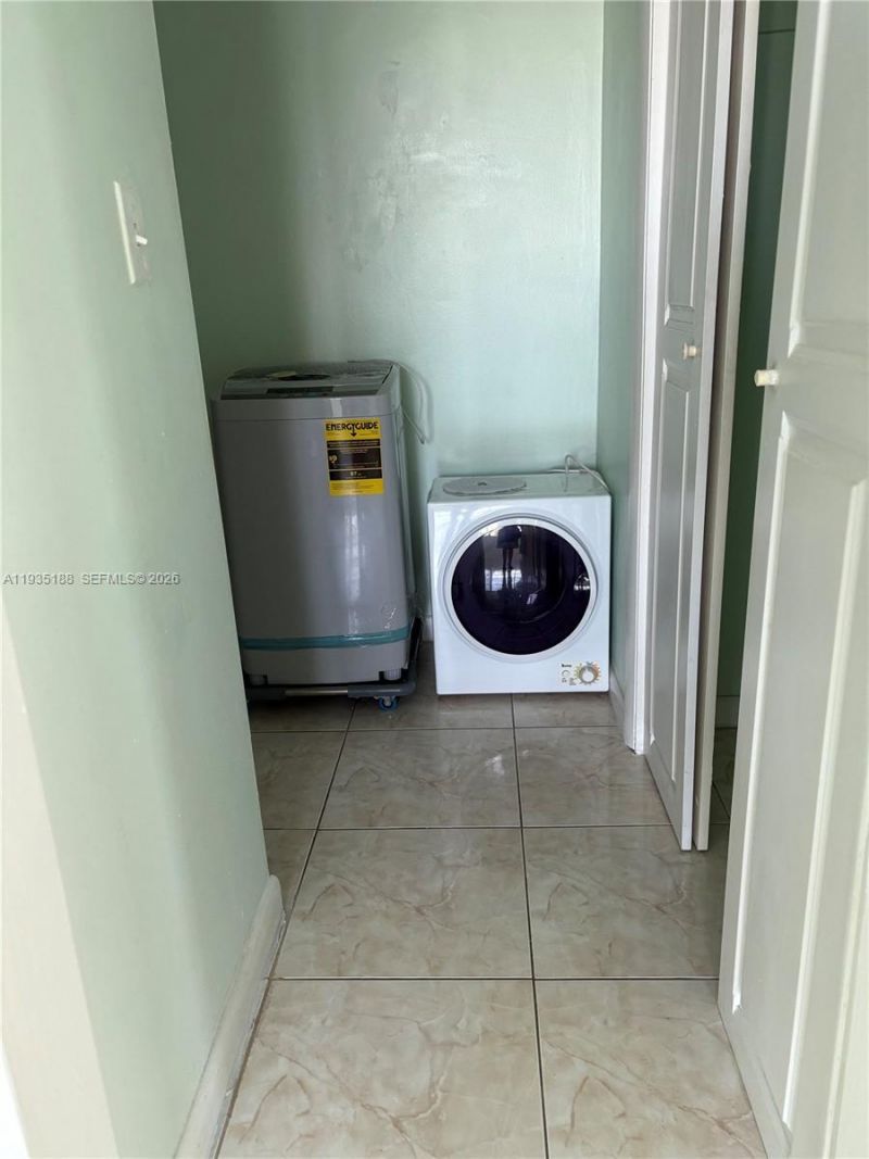 1551 NE Miami Gardens Dr, Unit 216, Miami, FL 33179 Photo