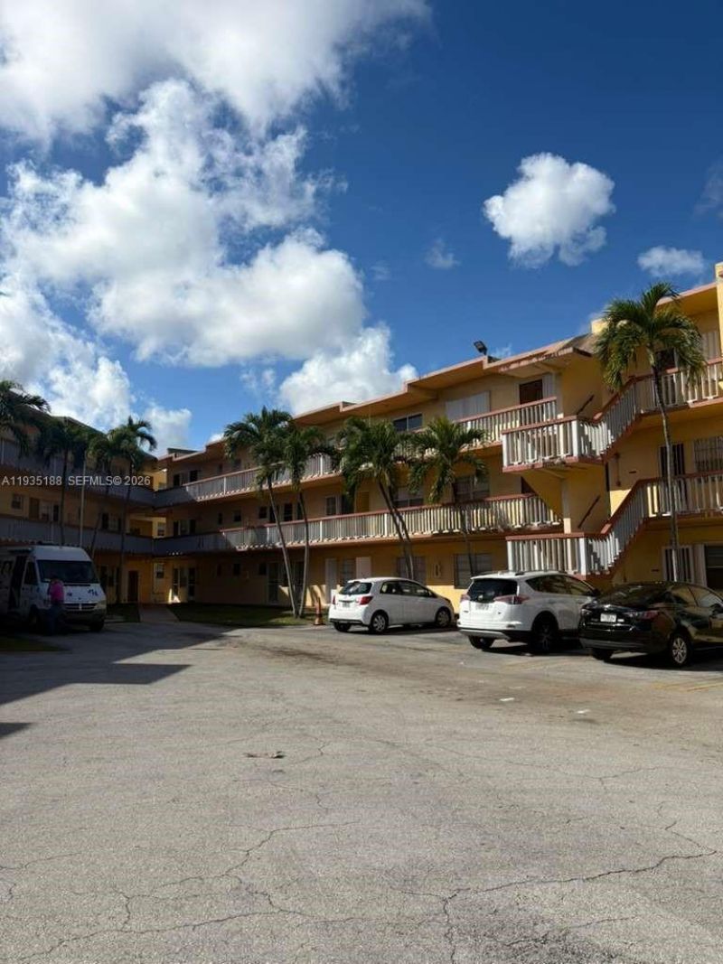 1551 NE Miami Gardens Dr, Unit 216, Miami, FL 33179 Photo