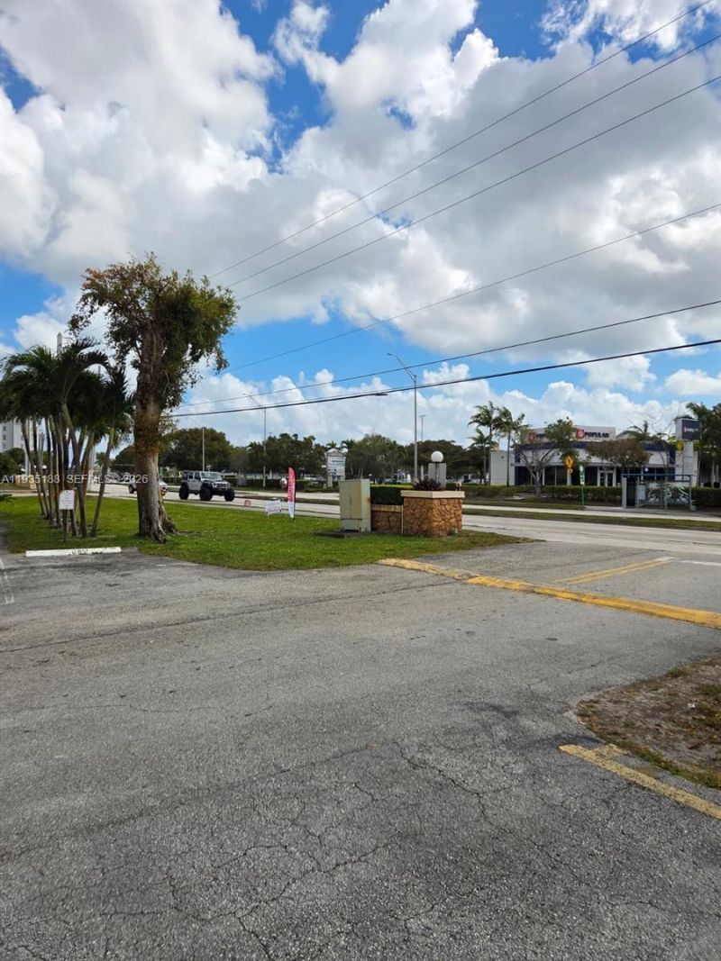 1551 NE Miami Gardens Dr, Unit 216, Miami, FL 33179 Photo