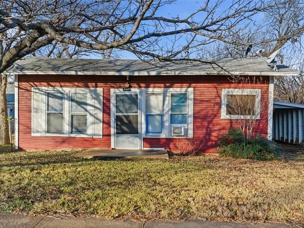 309 S Ostrom Avenue, Eastland, TX 76448