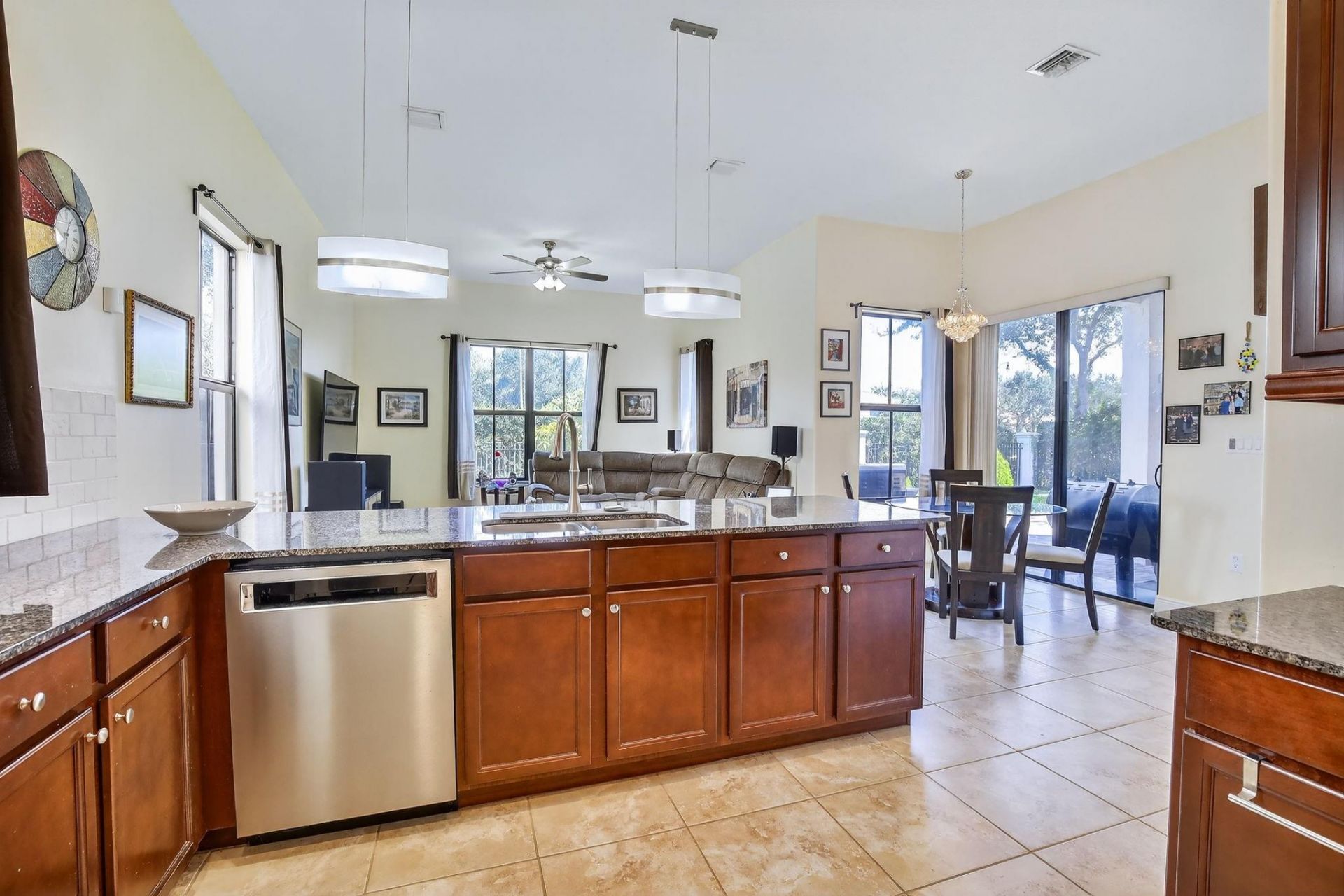 8541 NW 38th Street, Cooper City, FL 33024 Photo