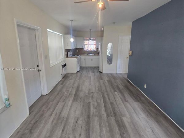 108 SE 10th Ave , Unit Rear, Pompano Beach, FL 33060