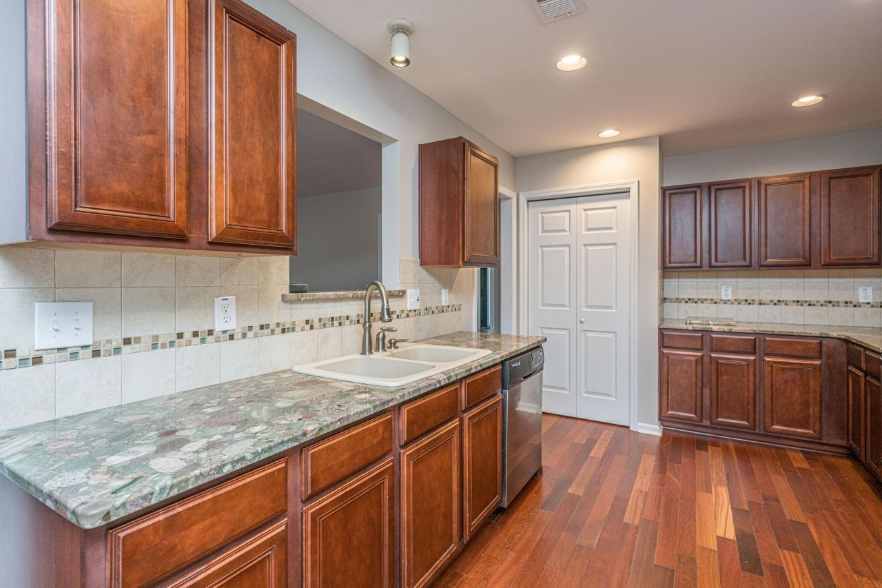 9464 Falling Embers Lane Photo 16