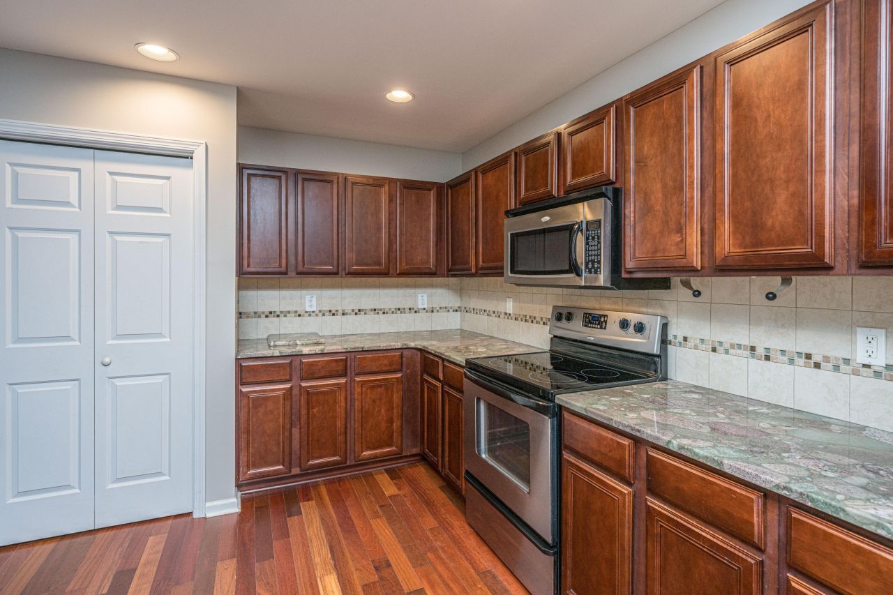 9464 Falling Embers Lane Photo 17