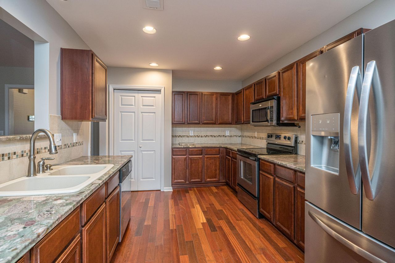 9464 Falling Embers Lane Photo 4