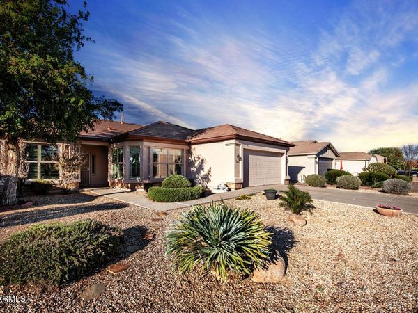 3828 E PEACH TREE Drive, Chandler, AZ 85249