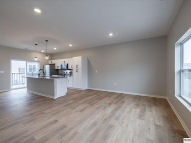 5407 S 208 Court, Elkhorn, NE 68022