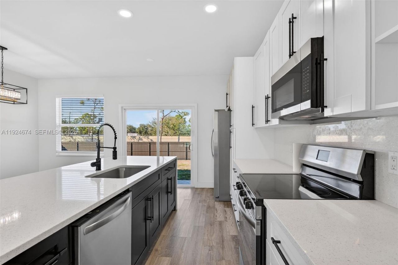 710 Bedford Point Ave, Lehigh Acres, FL 33974 Photo