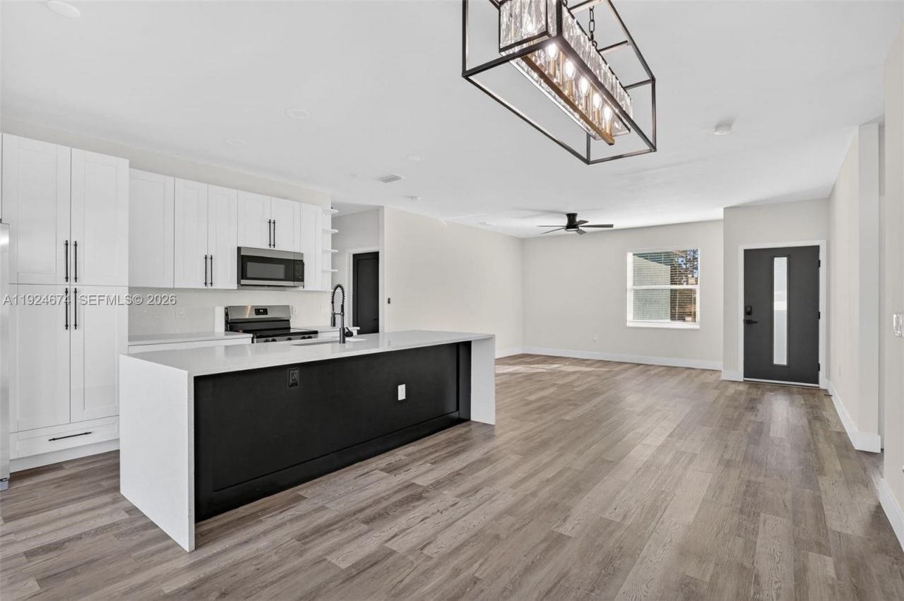 710 Bedford Point Ave, Lehigh Acres, FL 33974 Photo