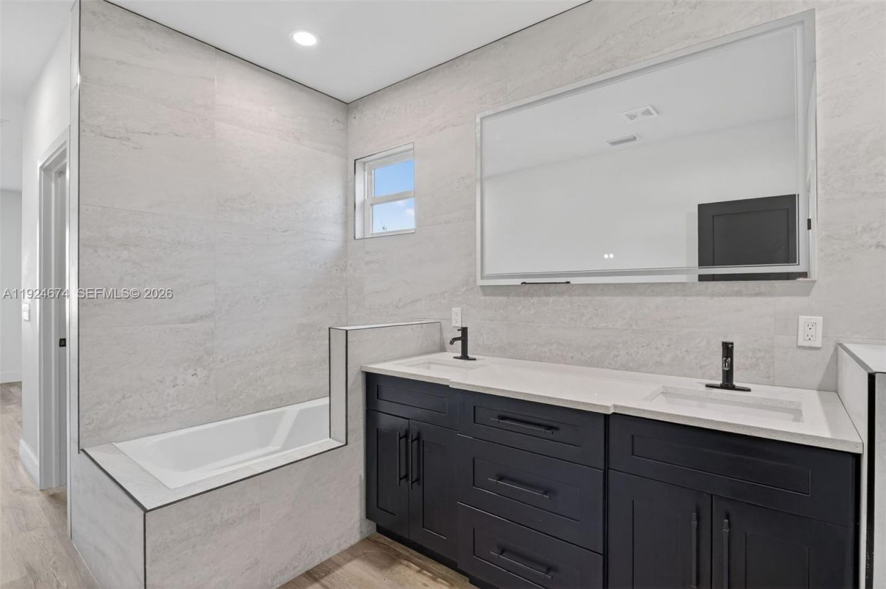 710 Bedford Point Ave, Lehigh Acres, FL 33974 Photo