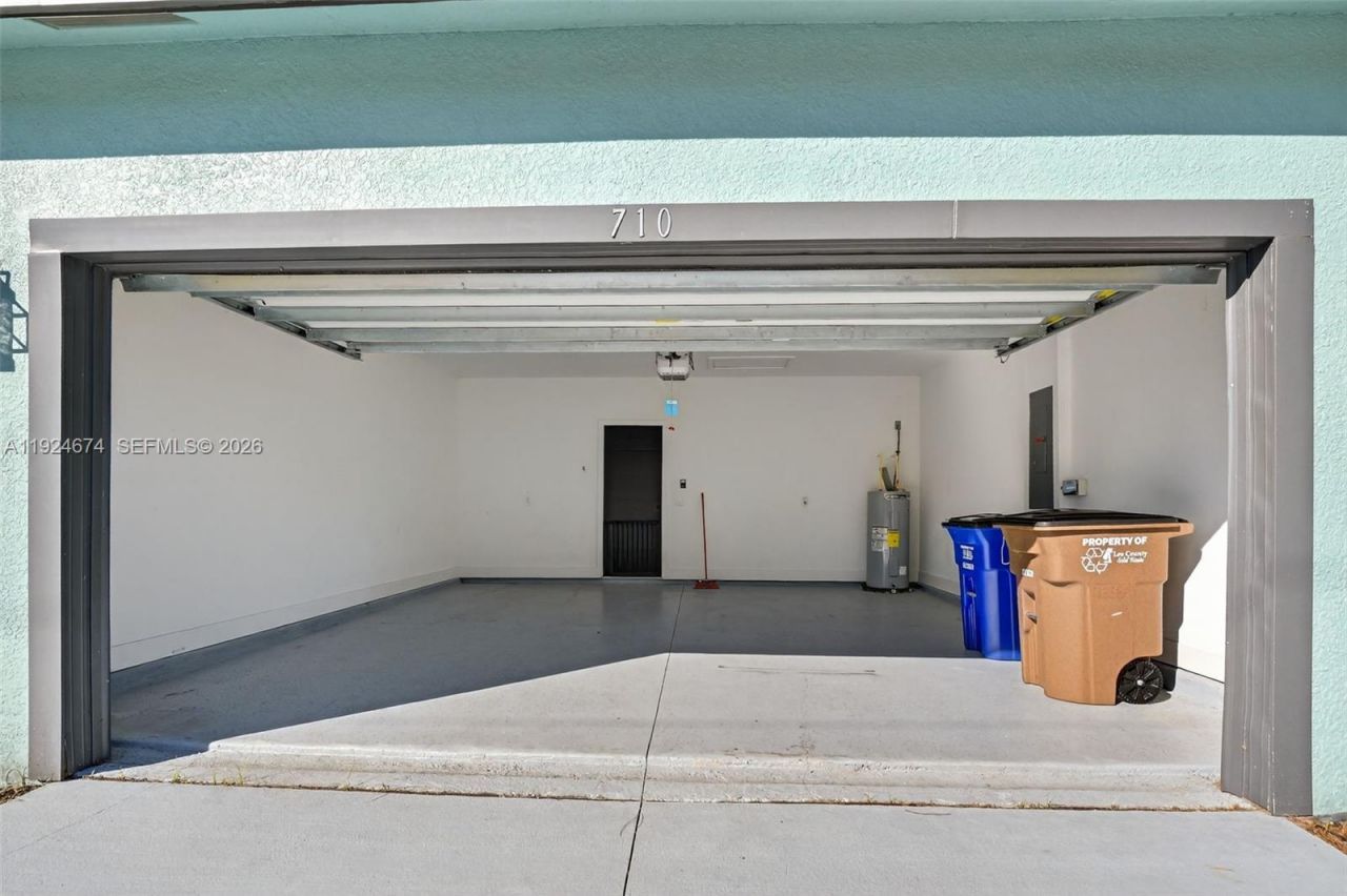 710 Bedford Point Ave, Lehigh Acres, FL 33974 Photo