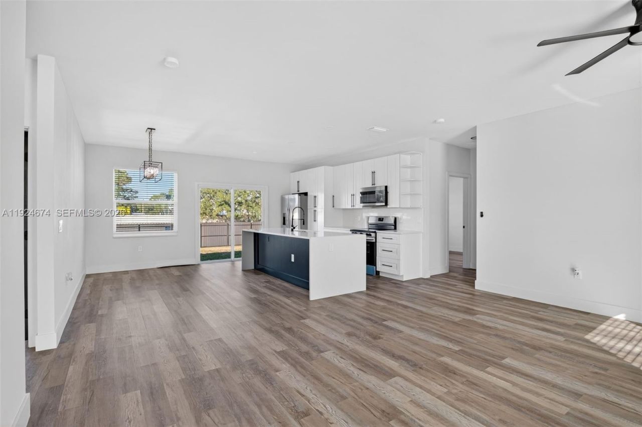 710 Bedford Point Ave, Lehigh Acres, FL 33974 Photo