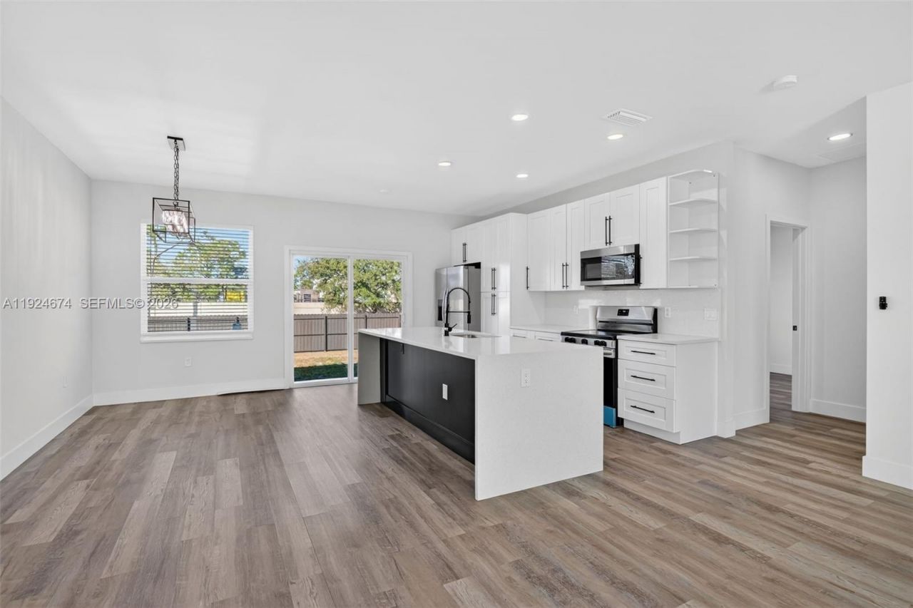 710 Bedford Point Ave, Lehigh Acres, FL 33974 Photo