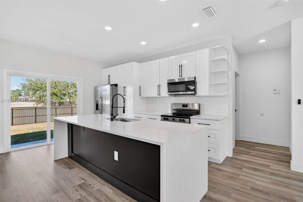 710 Bedford Point Ave, Lehigh Acres, FL 33974 Photo