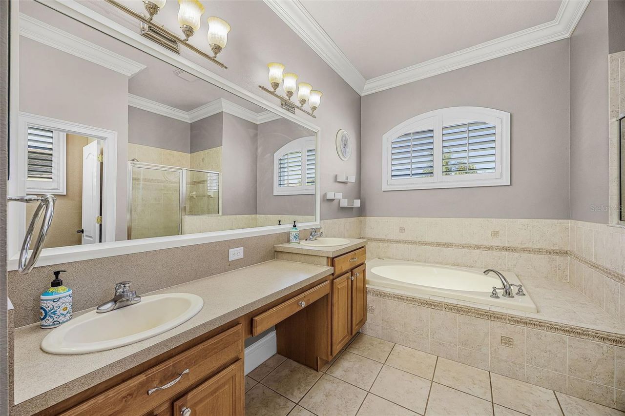 2808 Duncan Tree Circle, Valrico, FL 33594 Photo