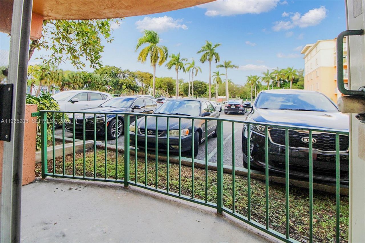 9360 Fontainebleau Blvd, Unit 101, Miami, FL 33172 Photo