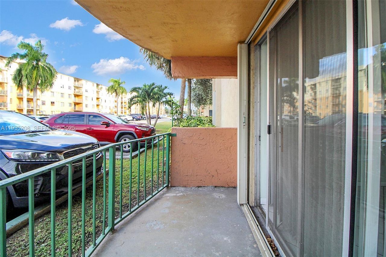 9360 Fontainebleau Blvd, Unit 101, Miami, FL 33172 Photo