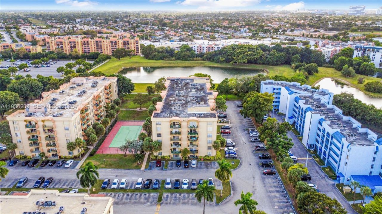 9360 Fontainebleau Blvd, Unit 101, Miami, FL 33172 Photo