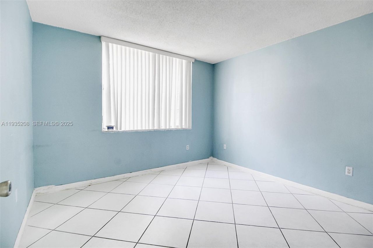 9360 Fontainebleau Blvd, Unit 101, Miami, FL 33172 Photo