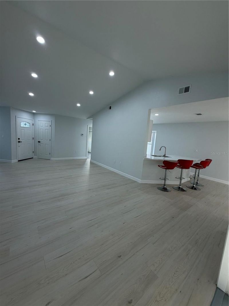 6928 43rd Court E, Sarasota, FL 34243 Photo