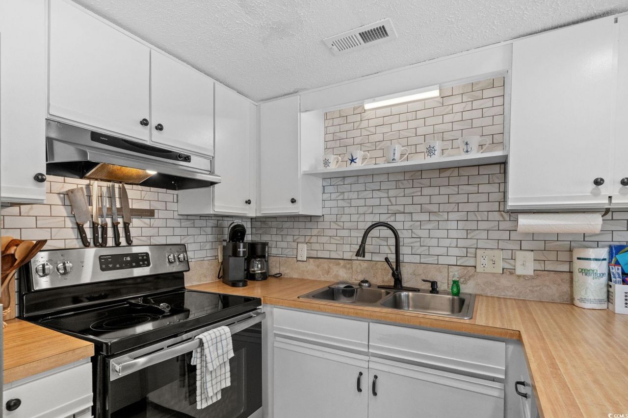 1600 Deercreek Dr. Photo 13