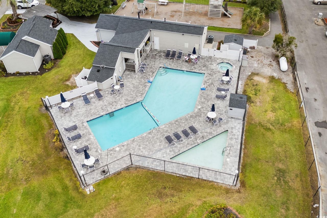 1600 Deercreek Dr. Photo 35