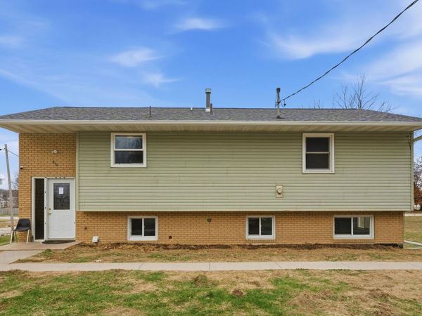 610 4th Street S, Cordova, IL 61242