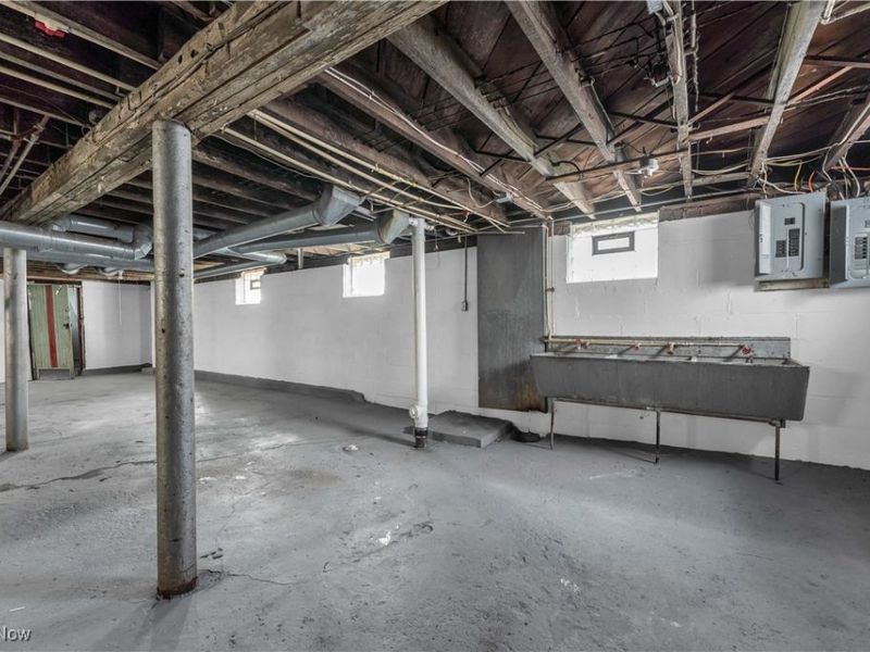 11913 Buckingham Avenue, Unit 2/UP, Cleveland, OH 44120 Photo 21