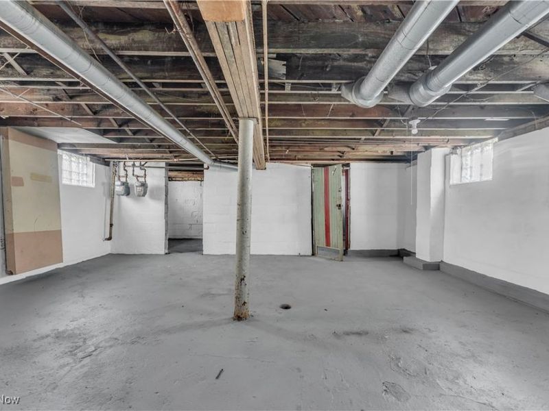 11913 Buckingham Avenue, Unit 2/UP, Cleveland, OH 44120 Photo 22