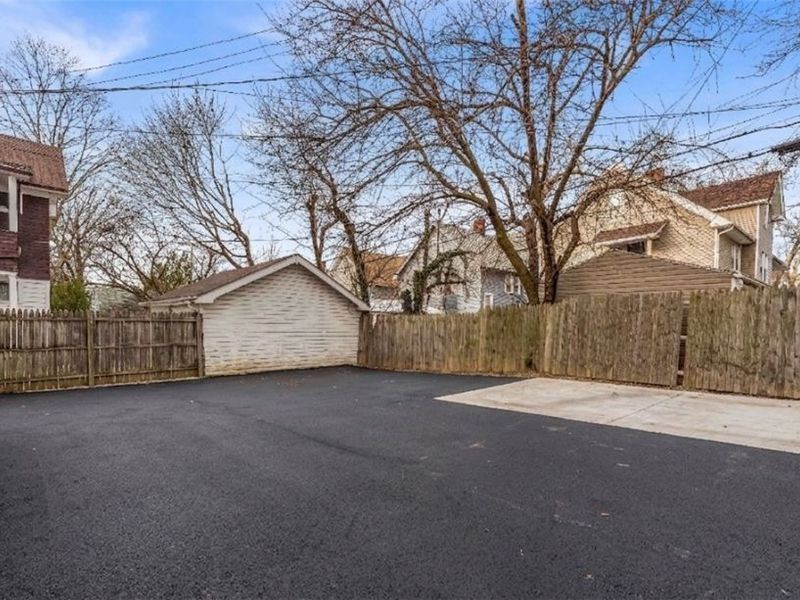 11913 Buckingham Avenue, Unit 2/UP, Cleveland, OH 44120 Photo 24