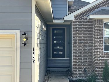 1438 E Waco Avenue, Dallas, TX 75216